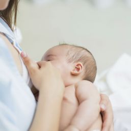 Promueven lactancia materna en el mundo