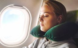 Tips para descansar durante el vuelo