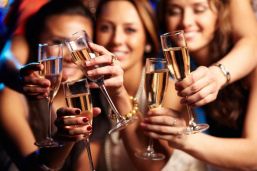 Consumo excesivo de alcohol en mujeres adolescentes