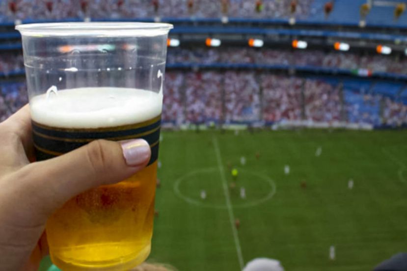 Buscan regulación de alcohol en estadios deportivos