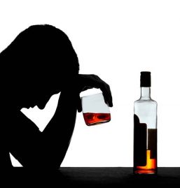 Alcoholismo de padres aumenta riesgo de malformaciones en hijos