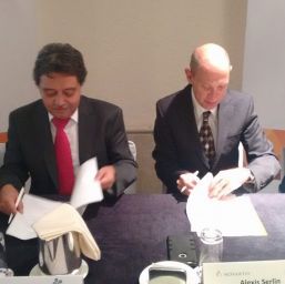 Novartis e INER firman convenio de cooperación