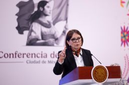 ), Armida Zúñiga Estrada, titular de la Cofepris.