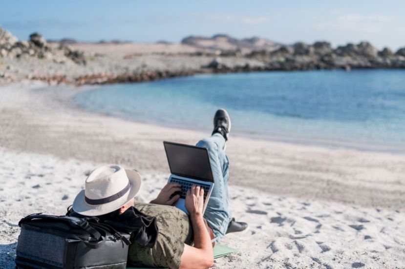 Abril, cae ingreso de divisas de turistas