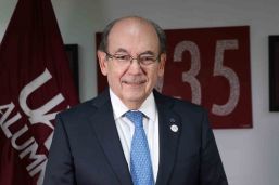  Dr. Ricardo León Bórquez,